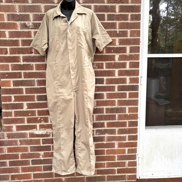 Sweet Company Jumpsuit Men 44 Short Tan Coveralls Short Sleeve Zip Pockets Vtg - Picture 1 of 10